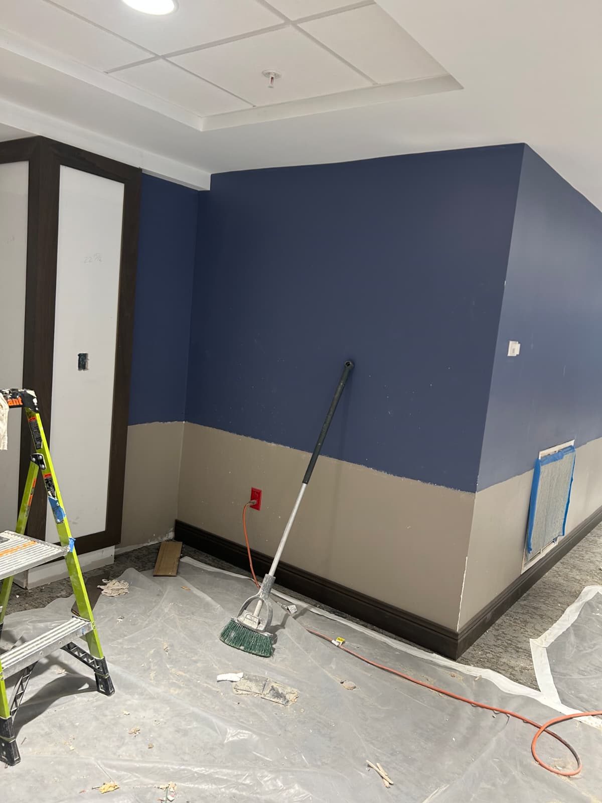 Interior commercial painting